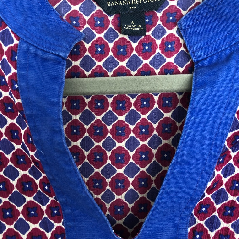 Banana republic magenta/navy LS top